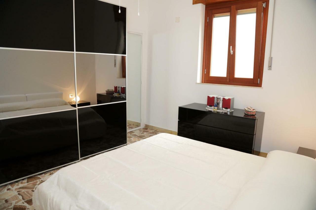 Luxury Apt Apartment Calasetta Ngoại thất bức ảnh